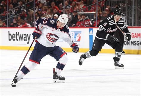 what time is est|Hockey sur glace. International américain, John Gaudreau est .